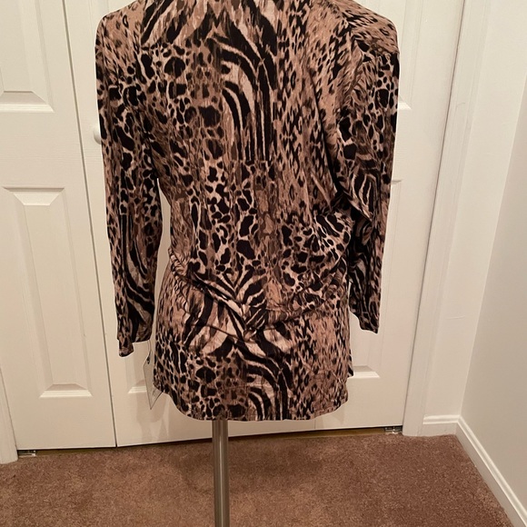 Dana Buchanan NWT animal print cross-over top - Picture 5 of 5